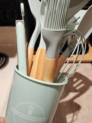 #siliconeutensilsset #kitchenessentials #utensils #spotlightfinds #TikTokShopNewYearNewAura #TikTokShopLastChance #TikTokShop #fypシ゚viral #gift 