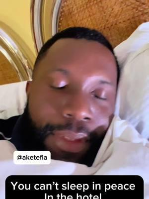 Someone cannot sleep in peace again in this hotel….. Nsutor mkpo? #forlaugh #justsaying #facts #aketefia 