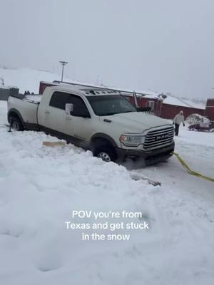 Hay Luisito no que sabías manejar en la nieve #snow #colorado #winterpark #stuckinsnow #fyp #foryoupage #viralvideo 