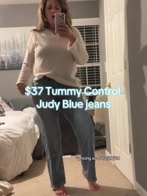 $37 for tummy control Judy Blues? Yes, please! #judybluejeans #inmyjudyblues #judybluesale #tummycontrol #flashsale #clearance #boutiquejeans #boutiquejeans #casualstyle #midsize #plussizejeans #jeans @Freckled Poppy 