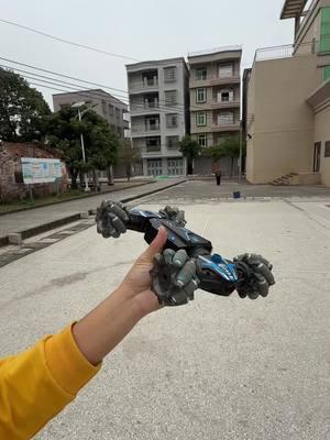 Best rc remote car with wrist controller. Best toy for your boy kids! #rc #remotecontroltoy #racecartoys #giftsforboys #christmasgiftideas #tiktokshopblackfriday #tiktokshopcybermonday #fyp