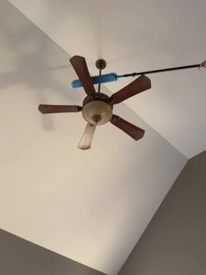 Do you have a high ceiling fan that needs cleaning? . . . . #ceilingfans #ceilingfancleaner #ceilingfanwithlight #TiktokShopBlackFriday    #TiktokShopCyberMonday   #FreshForWinter  #TikTokShopHolidayHaul