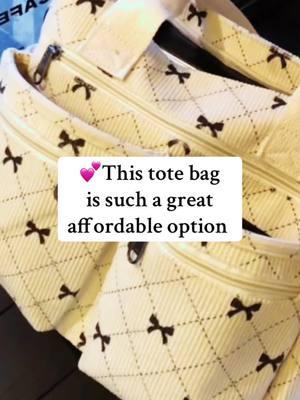 It so cute, u need one oow #totebags #totebagaesthetic #elegent #distyfloral #bow #handbags #schoolbag #pattern #tote #purse #shoulderbag #bowbag 