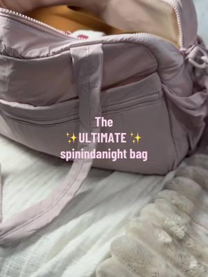 Weekend bag, gym bag, overnight bag, or a sinindanight bag. The ultimate @BAGSMART bag that checks all the boxes! #bagsmart #bag #travelbag #overnightbag #weekender #weekendbag #gymbag #spinindanightbag 