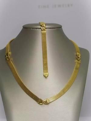 Indulge in luxurious gold jewelry #gold #jewelry #unique #wedding #simplegifts #necklaces #engamenent #lexingtonky #21KGold 