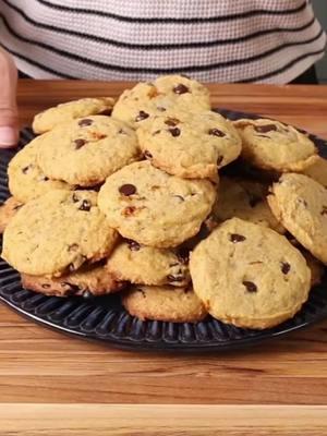 To grab the RECIPE, go to my profile and click the link and THEN click the link for Sweet Potato Cookies! Looking for a healthy cookie that doesn’t taste healthy? These Vegan Sweet Potato Cookies are for you! 🍪✨ Sweet, chewy, and packed with flavor, they’re anything but your average chocolate chip cookie. Perfect for any time you’re craving a treat, they’re easy to make with vegan baking staples, chocolate chips, and a boost of nutrients from grated sweet potato. 🍠🍫 Save this recipe and enjoy these healthier cookies all year round! 🧡 #VeganDesserts #cookies #cookierecipe #veganrecipes #sweetpotato #desserts #healthyrecipes #healthydesserts 