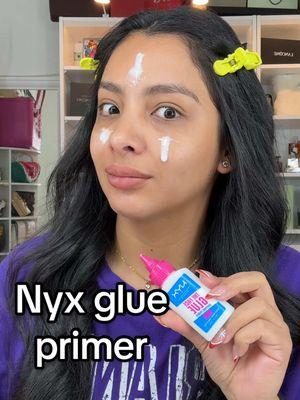 Que opinamos? Me dejo la piel bella en verdad @NYX Professional Makeup  #nyx #nyxcosmetics #nyxprimer #nyxglue #Makeup #GRWM #makeupgrwm #krystips #helloqueens #teamqueens #beautyhacks #Orlandoflorida #orlandomakeup #orlandomakeupartist #beauty #beautyhacks 