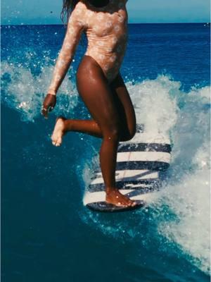 2024✨ Coming to and End.. Hope you all have a wonderfully weekend and even better 2025! 🤍 #newyear #surfergirl #melaninmagic #longboard #surfvideo #hawaii 