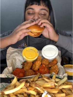 @Wingstop doing their thing again #wingstop #wingstopwings #wingstopmukbang #wingstopranch #mukbang #Foodie #FoodTok #asmr #mukbangeatingshow 