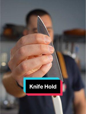 Sometimes you gotta hold your knife by the blade instead of the handle. #KitchenHacks #kitchentips #chefknife #LearnOnTikTok 