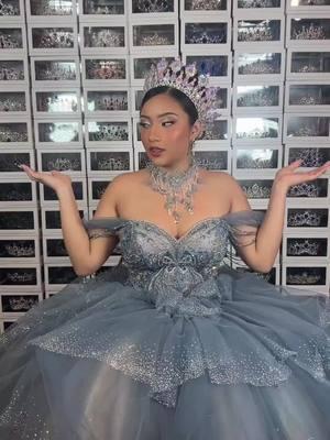 Asi como ella ninguna brilla! #trend #fyp #crown #dress #makeup #nails #stunning #quincedress #boutique #alborada #chicago