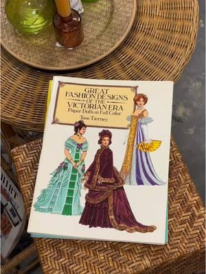 Vintage Paper Doll Books🧸 #ecologievintage #ecologie #vintage #fashion #secondhand #sustainable #sustainablefashion #shopsecondhand #thrift #SmallBusiness #supportsmallbusiness #shoplocal #style #kennesaw #atlanta #atl #ksu #kennesawstateuniversity #georgia 