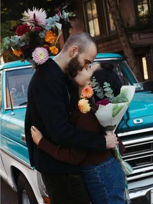 jocelyn & liam 💐🍂 #nycweddingphotographer #brooklynweddingphotographer #nycelopementphotographer #travelweddingphotographer #documentaryphotography #engagementphotoshoot 