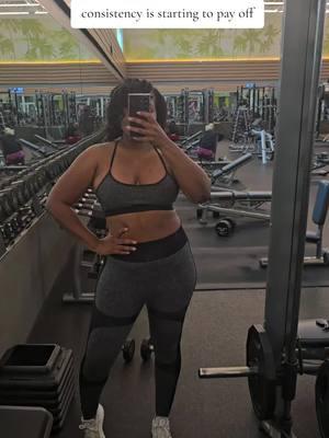 We are hitting our weight goals in 2025 no excuses. #gymgirlies #weightlossgoals #blackgirlsworkout