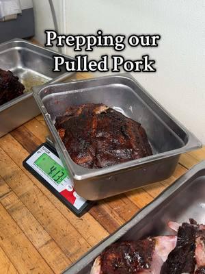 Getting the pulled pork ready for the day 🙌 We make sandwiches and our Tailgater with this item 🤤 Give it a try today! #calibbq #bbq 