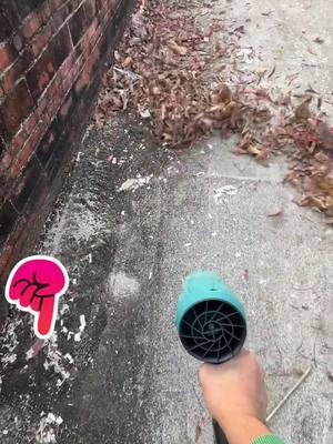 "Violence aesthetics, action demonstration"! Watch the high-power hair dryer instantly remove leaves, dust, and snowflakes! Only $30, plus free shipping#turbine #jetblower #miniblower #blower #evaluation #backtoschool #tiktokfinds #leafblower #outdoortool #outdoorequipment #advice #goodthing #usa_tiktok #fyp #foryou #TikTokShop 