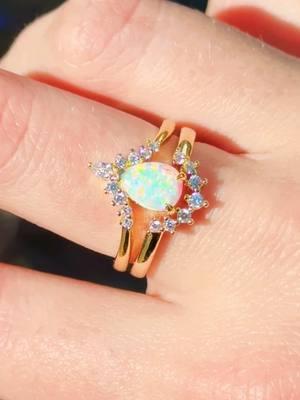 Would you choose a non-traditional engagement ring? #uniqueengagementring #whitefireopal #nontraditionalring #womensjewelry #uniqueweddingring #promiseringforher #goldopalring 