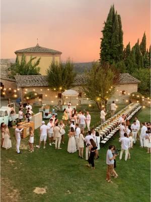 @villa_catignano ❤️ Magical Welcome Dinner  at the sunset! Tuscany 💫💫✨✨ Ymane & Yoann’ s Pasta Party 3rth Sept 2024 📹Video: @villa_catignano @marmoross Planner: @2b_wedding  Location: @villa_catignano  Photographer: @ouiouiphotos  Florals: @bianchi_fiori  Caterer: @amaontheroad  Lights: @afluxurywedding @the_jolys ❣️❣️ #weddingvenues #brides #villacatignano #luxurywedding  #italiainunoscatto #weddingday #weddingphotos #weddingplanning #weddingflorals #weddingcandles #weddingitaly #italyweddings #italywedding #weddingcenterpiece #weddingflowers #weddingtable #weddinggoals #weddingtuscany #weddingdetails #wedding@Wedded Wonderland @WedLuxe 