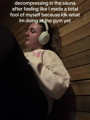 How does one even come up with a workout plan🫠 #sauna #gym #girlswholift #workoutsforwomen #workouttip #womenshealth #idkwhatimdoing #gymgirls 