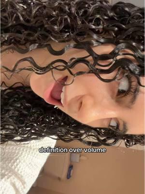 what do you guys prefer?? #curlyhair #curls #curl #hairtok #ilovemycurls #curly #browncurlyhair #hair #curlcheck #curlscheck #curlyhairyhairtok #healthycurls #curls #gabscurls #gabrielascurls #definition #volume 