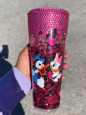 Ducky Love 😘 #ValentinesDay #donaldduck #donaldanddaisy #daisyanddonaldduck #snowglobetumbler #snowglobestarbuckscup #blingcups #blingcupsandtumblers #blingdriptumbler #bedazzledtumbler 