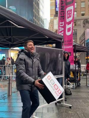 We’re back to the drawing board for #GoodRiddanceDay in Times Square! 🖍️ Our 2025 chalk board erases the bad times in order to embrace the good times  🪩🌟 #TimesSquare #NewYearsEve #NewYearsEve2025 #TimesSquareNyc #Goodbye2024 