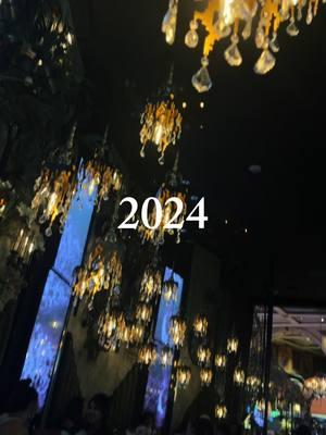 2024 was a year of CHANGE, a year of GROWTH, a year of LOVE, a year of HEALING. Im so proud of where I am. Here’s to hope, to happiness, here’s to faith and love and all the continued blessings. 2024, thank you for all that you brought us, 2025 has some BIG shoes to fill! #ekspresikan2024 #capcut #wetravel #lasvegas #pismo #sequoianationalpark #saltlakecity #utah #arizona #nevada #losangeles #hawaii #honolulu #waikikibeach #northshore #halaiwajoe #happiness #chrisbrown #blink182 #jonas