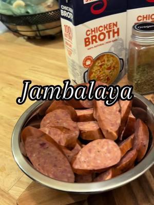 This was my most viral video in #2024 up until a few days ago when it was overtaken by my bolognese with 2.5M 😁 Happy #newyear #jambalaya #cajun #cajuncooking #southern #southernfood #comfortfood #hazbin #ALister #2025 #hankwilliams #creole 