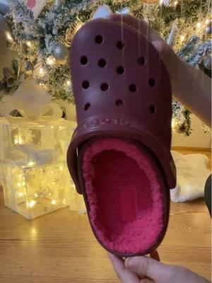 @Crocs #crocsadult #crocsclassic #comfortablecrocs #shoes #comfortableshoes #crocsunisex #FallDealsForYou #NewYearNewAura #TikTokShopHolidayHaul #TreasureFinds #GiftGuide #TTSDelight #Spotlightfinds 