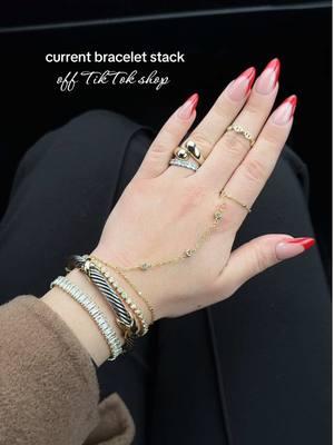 #braceletstacks #ringstack #jewelrytour #bracelettour #goldjewelry #goldjewelryaesthetic #trendyjewelry 