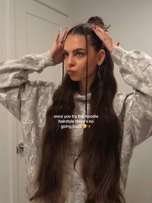 The perfect mix of a fun and practical hairstyle ✨✨✨ #hairstyletutorial #hoodiehairstyle #hairinspo #longhairstyles #longhairtuturial #hairtutorial #halfuphairstyle #funhairstyles #hairtok #longhair #haircare #hairstyleideas 