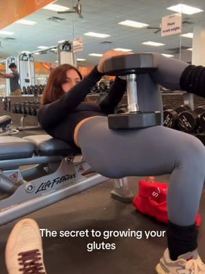 Trying to grow the upper glute.🍑✨ #gimnasio #gymgirl #GymTok #glutebridge #gymrelatablee #latina #dfyne 