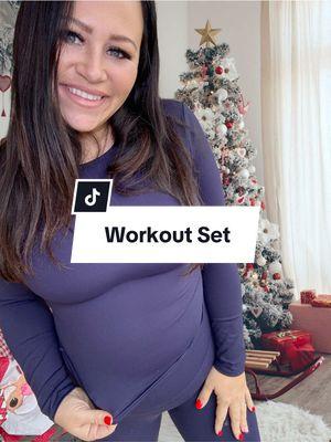 New year new you in this super affordable workout set! #tiktokshopendofyeardeals #endofyearsale #2pieceset #workoutsets #workoutset #mombods 