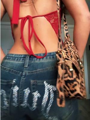 new jeans alert #juicy #letmeblowyourmind #fyp #OOTD #fit #outfit #fashiontok #fitinspo #cheetah #cheetahpurse #cheetahheels #cheetahprint #leopard #leapordprint #leapordpurse #leapordheels #jeansandheels #kittenheel #lowrise #2000 #itgirl #haltertop #goingouttop #bod #dermals #sparkly #baddie #ate 