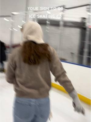 sm fun hehe #iceskatingszn #IceSkating #holidayactivities #christmasactivities #winteractivities #iceskatingdate #iceskatingtiktok 