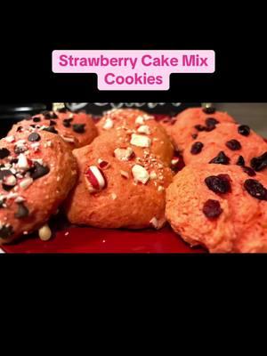 #strawberry #strawberrycookies #strawberrycakemixcookies #chocolatechips #pepermint #cranberries  #holidaybaking #greatfortheholidays #cakebatter #boxcakeideas #boxcakerecipes #cakemixideas #bakingdesserts #easybaking #easybakingideas #easybakingrecipes #easydessert #easydessertrecipe #dessertideas #DessertRecipes #bakingcake #easycake