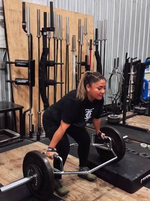 I swear my trainer is always making train like he does and I almost hurt myself.😂🤦🏽‍♀️😮‍💨 #jump #oly #accessory #december #weightlifting #gainz #navajotiktok #navajomom #navajonation #nativetiktok #indigeniousfitness 