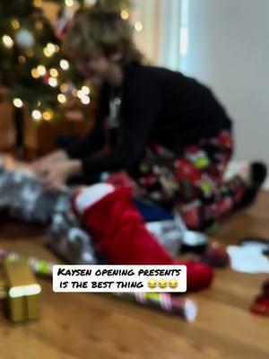 Kaysen opening some more presents he had a great Christmas 😂 #kaysen #wrendavid #wrenandkaysen #louisianaboys #christmas #haul #hauls #christmashauls #gifts #melo #jordans #christmas #lilkb 