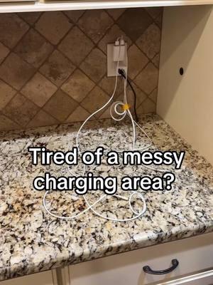 Tired of a messy charging area? This is for you! Fast charging retractable phone charger! #retractablecharger #tiktokshopcreatorpicks #retractablephonecharger #phonecharger #holidayhaul 