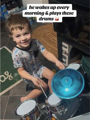 easily one of his favorite Christmas presents 🥰🥁 #toddlersoftiktok #toddlertoys #drumset #favoritetoddlertoys 