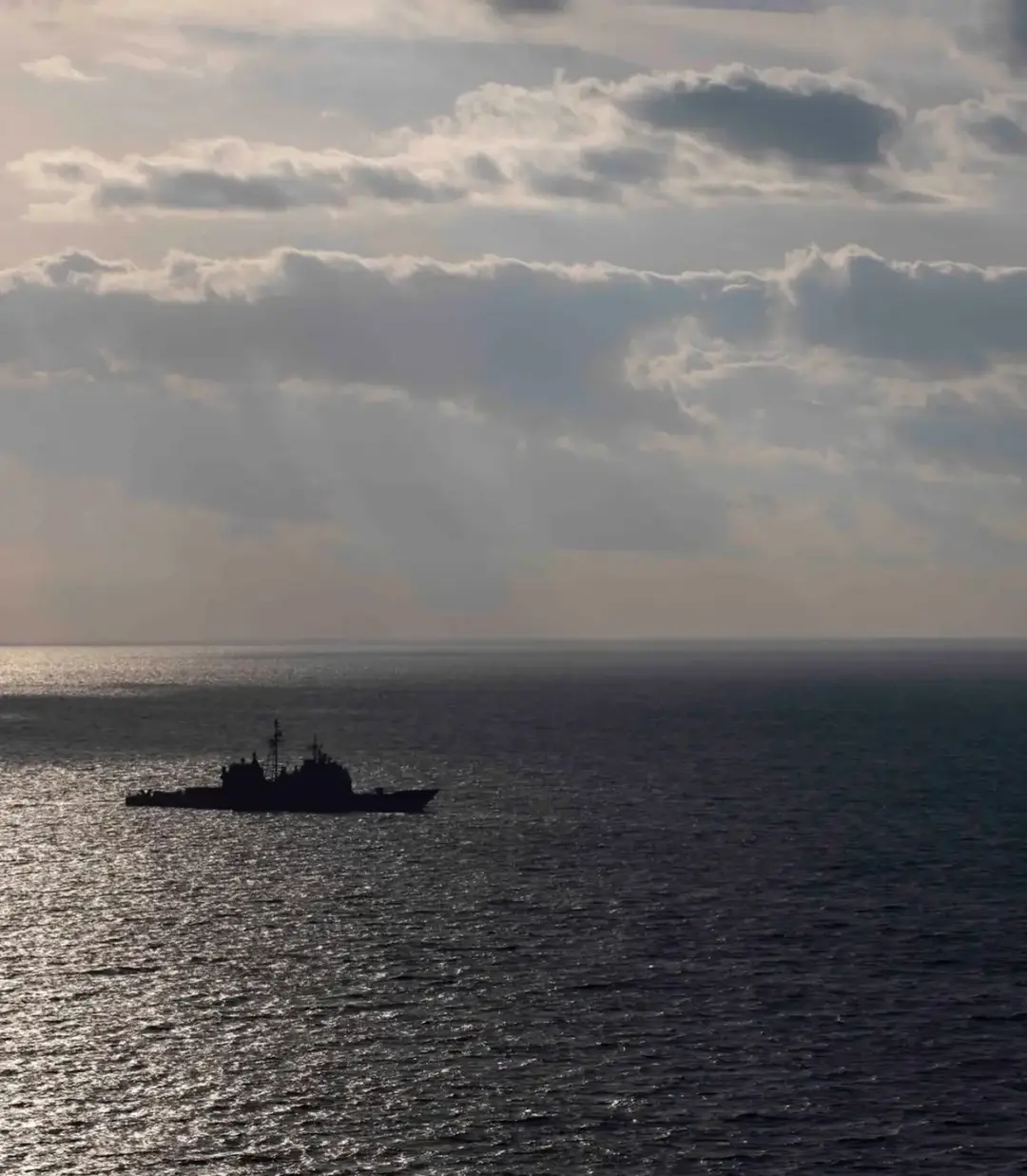 1️⃣ USS Gettysburg (CG 64) is underway in the Mediterranean Sea, part of the U.S. Naval Forces Europe-Africa/U.S. Sixth Fleet area of operations. 2️⃣ LS1 Gacad, left, and LS2 Bauer attach a cargo hook to an MH-60S Sea Hawk helicopter from HSC-4 aboard USS Carl Vinson (CVN 70) during a vertical replenishment in the Philippine Sea, 3️⃣ UT2 Forbes, from Naval Mobile Construction Battalion THREE, participates in "helo dunker" training in Okinawa and 4️⃣ #USSSpringfield#underway #readiness #usnavyblueangels #SSN761 moors at Polaris Point at US Naval Base Guam in the U.S. 7th Fleet area of operations. #tiktokmiltok #creatorsearchinsights #militaryuniform #militarytiktoker #fyp #militarylifebelike #fypシ゚viral🖤tik #tiktokmiltok😂 #militaryfashion #