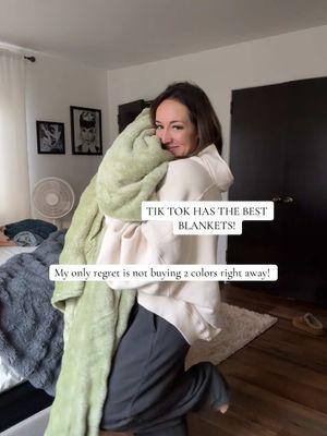 This blanket takes COZY to another level! #blanket #cozy #tiktokblanket #tiktokshopblanket #viralblanket #blanketlife #cozyathome #cozy #cozyvibes #soft #sleepy 