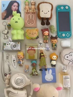 they're gonna have to bury me with my signed tihtm card <3 - #beabadoobee #girlessentials #smiski #jellycat #peachriot #hirono #kubo #sonnyangel #miffy #snoopy #rilakkuma