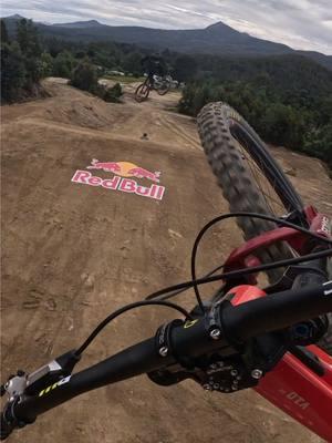 just when we thought it couldn’t get any tougher 😮‍💨🌶️ #RedBullHardline #downhillmtb #mtblife #mountainbiking 