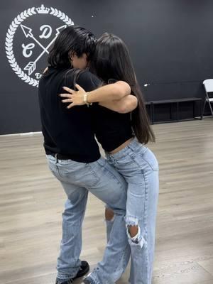 Tu Héroe Favorito 🦸🏻‍♂️🤍  - - - - - Another BANGER class with @Mireyä 💌  Thanks to @Classics for the opportunity  🎥: @Bryanluvs❤️‍🔥  #bachata #bachataclass #baile #bailes #dance #bailandobachata #dancing #couple #couples #couplesdance #fyp #explore 