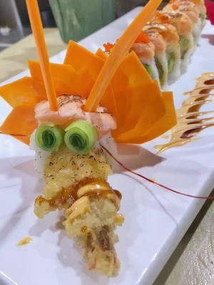 Como hacer dragon roll #roockmartin #sushiroock #sushichef #🧑🏼‍🍳 #🍱 #🍣 #🥑 #🍤#🥕#🧀#salmon #🐉#🐲#dragon #dragonball 