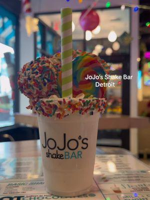 JoJo’s Shake Bar ✨ 🍭🍦 #detroit #jojosshakebar #detroitrestaurants #michiganeats 