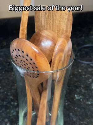 Cutest 5-piece wooden utensil set I’ve ever owned 😊 #utensils #woodenutensils #utensilset #kitchenessentials #spatula #ladle #newyearnewaura 