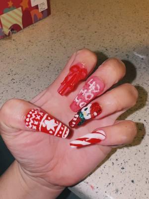 Forgot to post these!! But there were my nails for the week!! ❤️🎁🎅 sadly the last Christmas nails I’ll be doing 🥹 #plussizebxrbie #pressonnails #christmasnails 