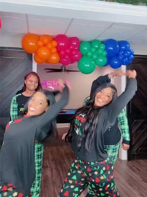 This was so much fun to make! 😂♥️ #christmas #mamaandkenn #mamaandken #trippingout #trending #viral #dance #dancetrend #foryou #foryoupage #fyp #fypシ #merrychristmas #familytiktok #family #familyvideo #momanddaughter #momanddaughtergoals 